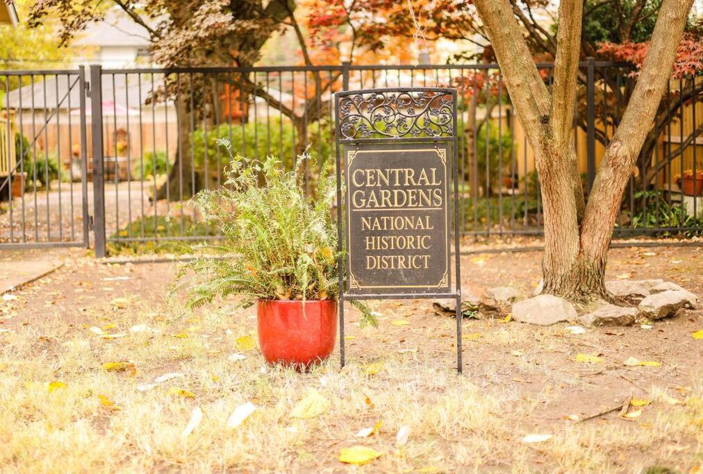 J Birds' Bungalow In The Heart Of Midtown Memphis Exterior photo